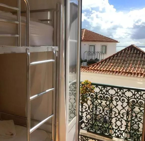 Alfama Patio Apartments