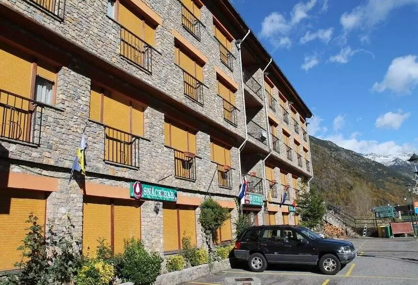 مسافرخانه Apartamentos Anem 3000