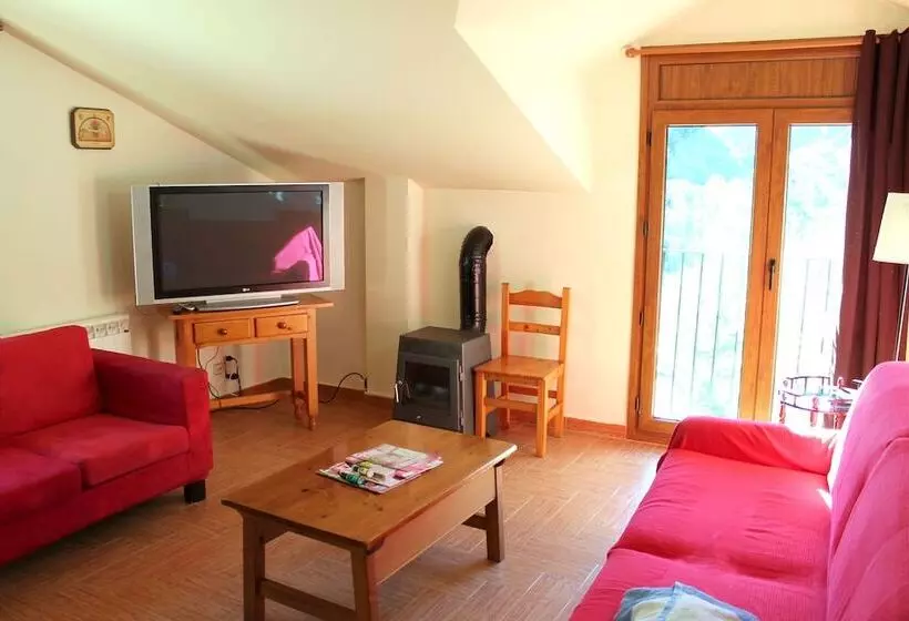 مسافرخانه Apartamentos Anem 3000