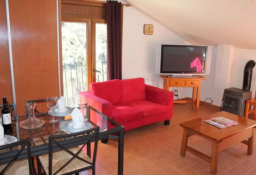 مسافرخانه Apartamentos Anem 3000