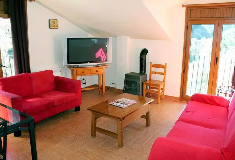 مسافرخانه Apartamentos Anem 3000