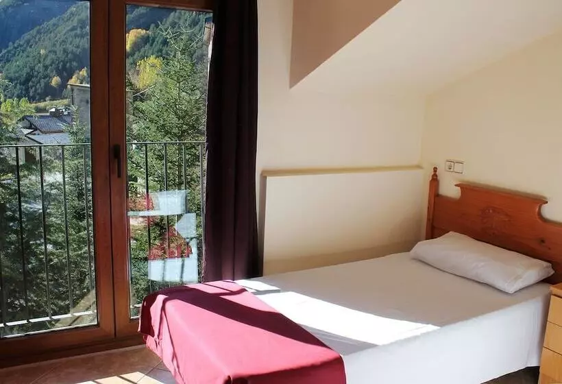 مسافرخانه Apartamentos Anem 3000