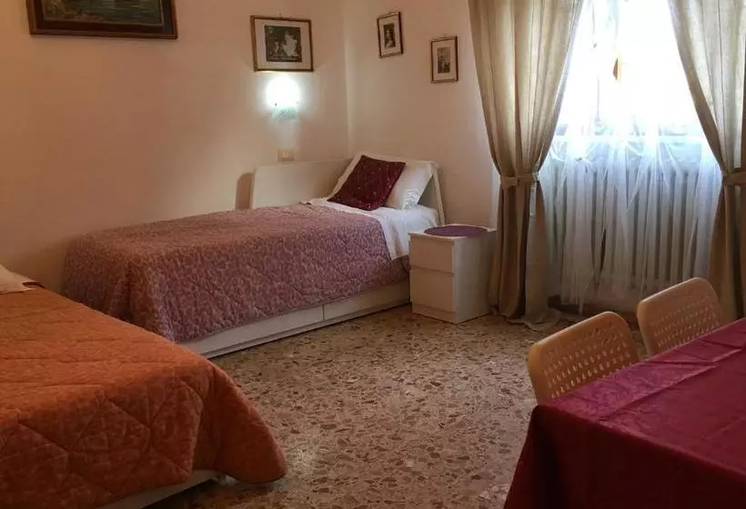 Bed and Breakfast A Casa Doina Airport