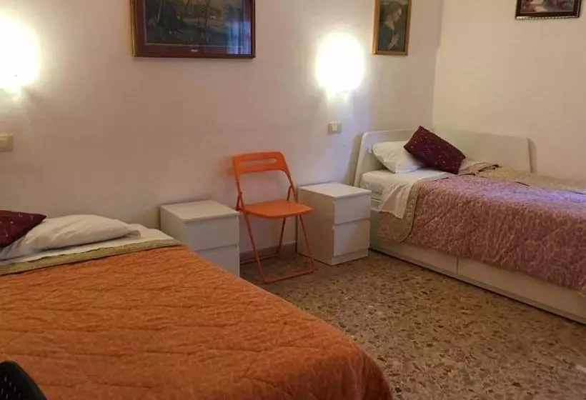 Bed and Breakfast A Casa Doina Airport