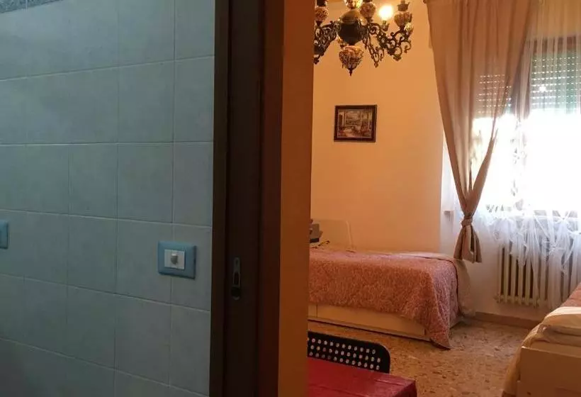 Bed and Breakfast A Casa Doina Airport