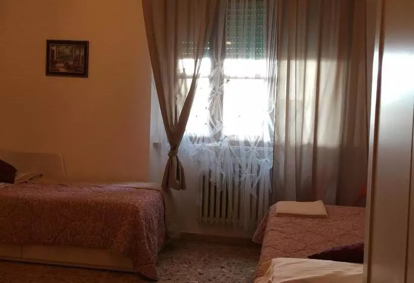 Bed and Breakfast A Casa Doina Airport