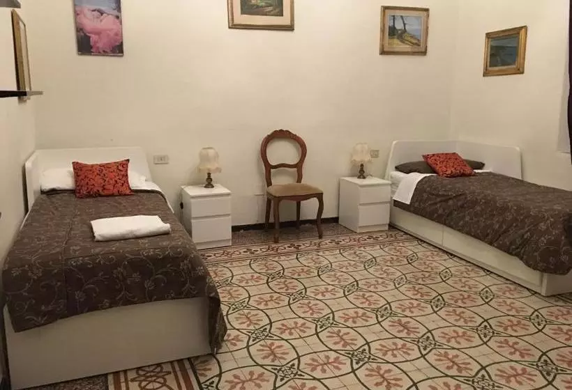 Bed and Breakfast A Casa Doina Airport