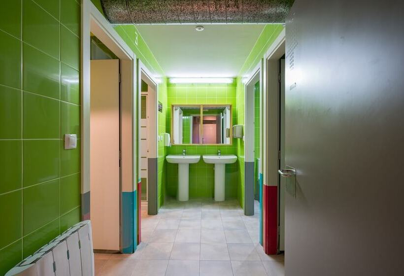 Ganbara Hostel   Self Check In