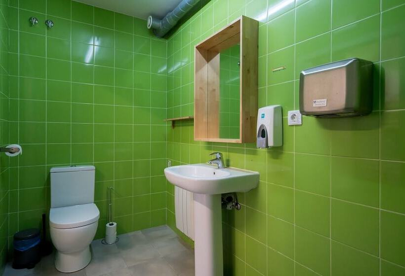 Ganbara Hostel   Self Check In