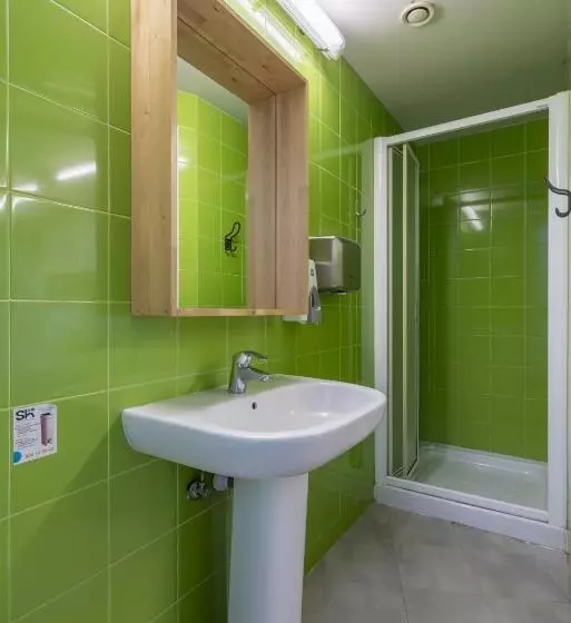 Ganbara Hostel Self Check In