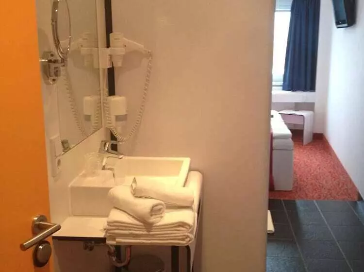 Hb1 Budget Hotel   Contactless Check In