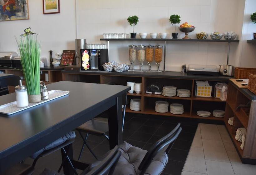 Hb1 Budget Hotel Contactless Check In