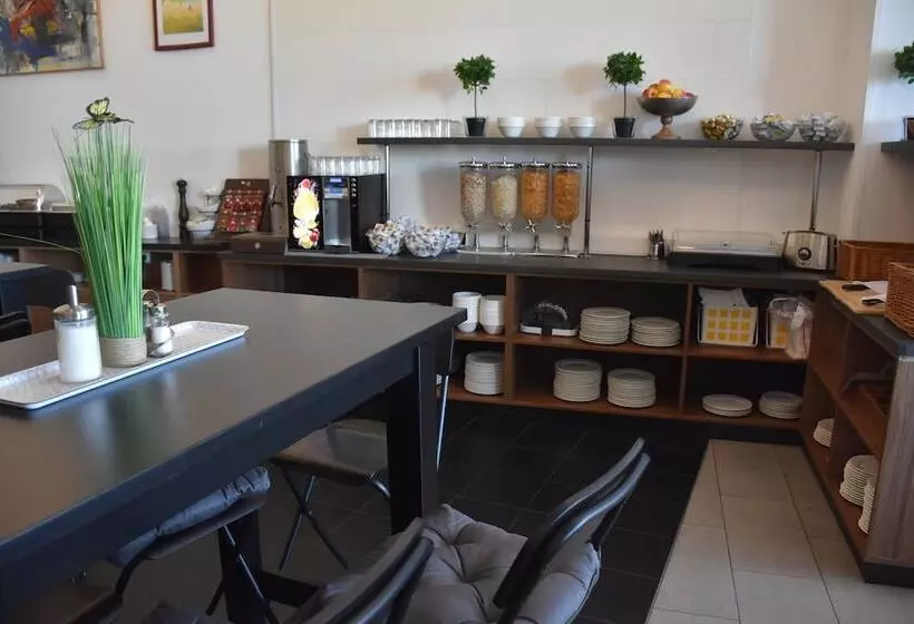 Hb1 Budget Hotel   Contactless Check In