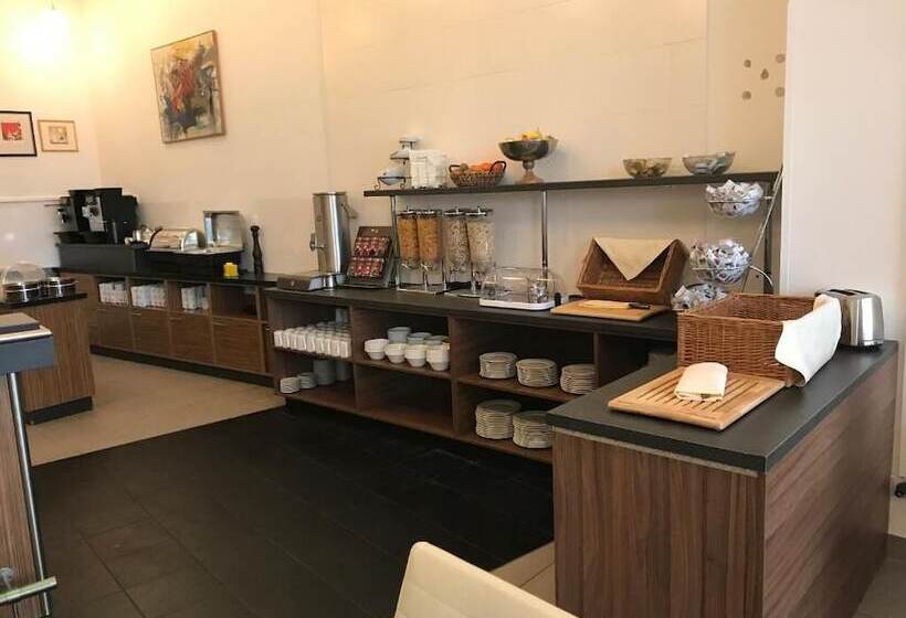 Hb1 Budget Hotel Contactless Check In