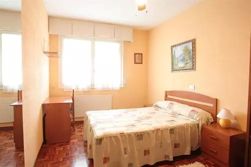 פונדק Mesón Del Barro