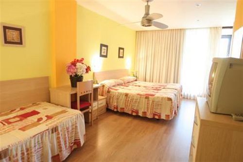 פונדק Mesón Del Barro