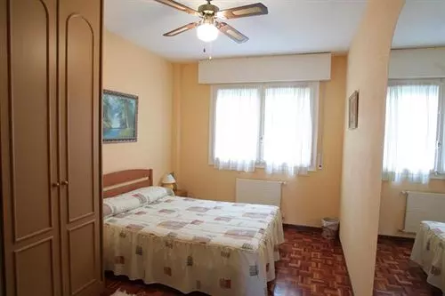 פונדק Mesón Del Barro