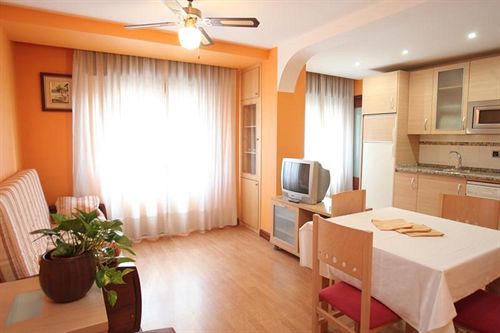 פונדק Mesón Del Barro