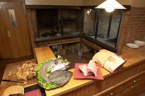 פונדק Mesón Del Barro