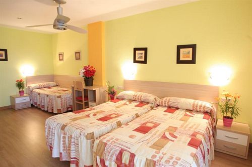 פונדק Mesón Del Barro