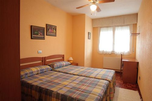 פונדק Mesón Del Barro