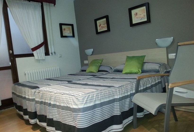 פונדק Mesón Del Barro