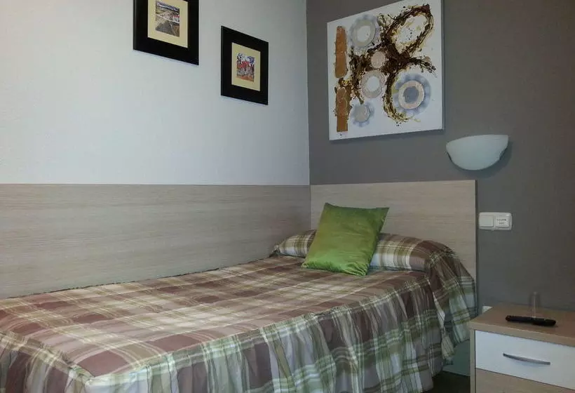 פונדק Mesón Del Barro