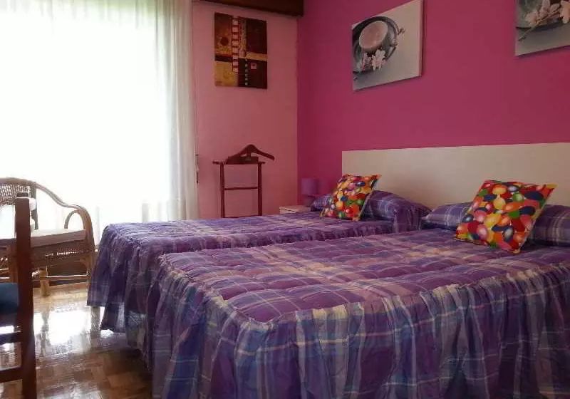 פונדק Mesón Del Barro