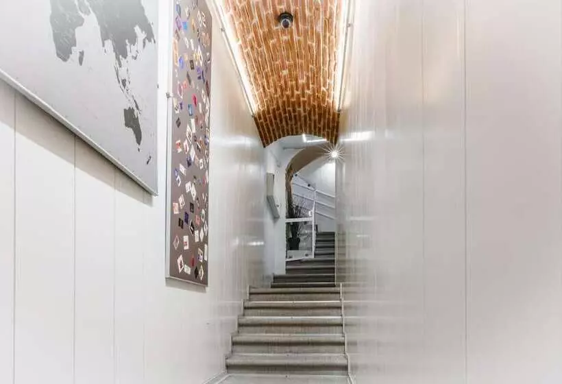 مسافرخانه Palermo