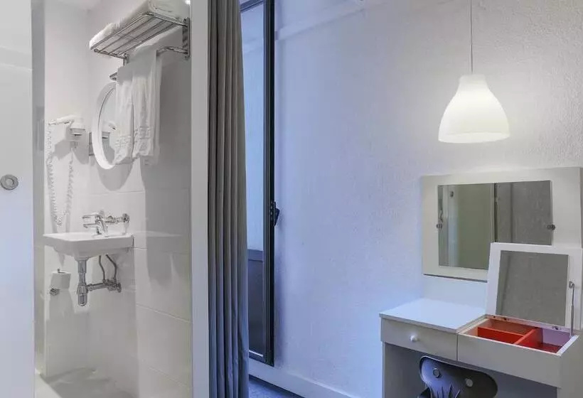 مسافرخانه Palermo