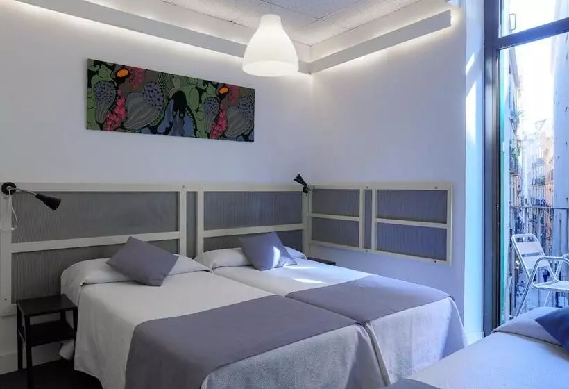 مسافرخانه Palermo