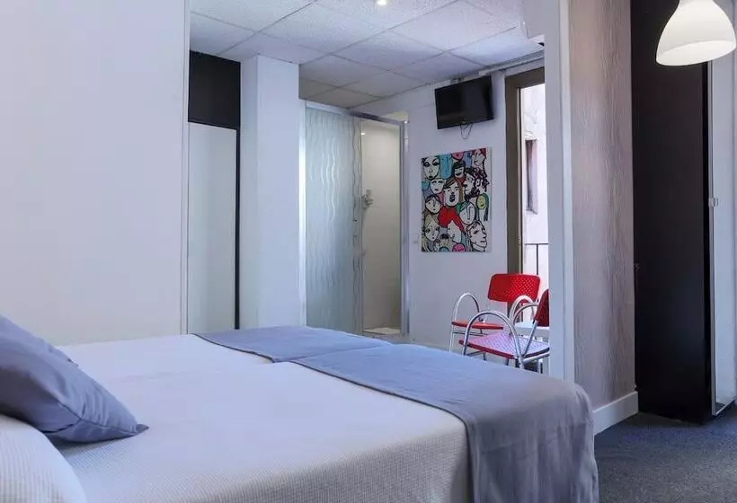 مسافرخانه Palermo