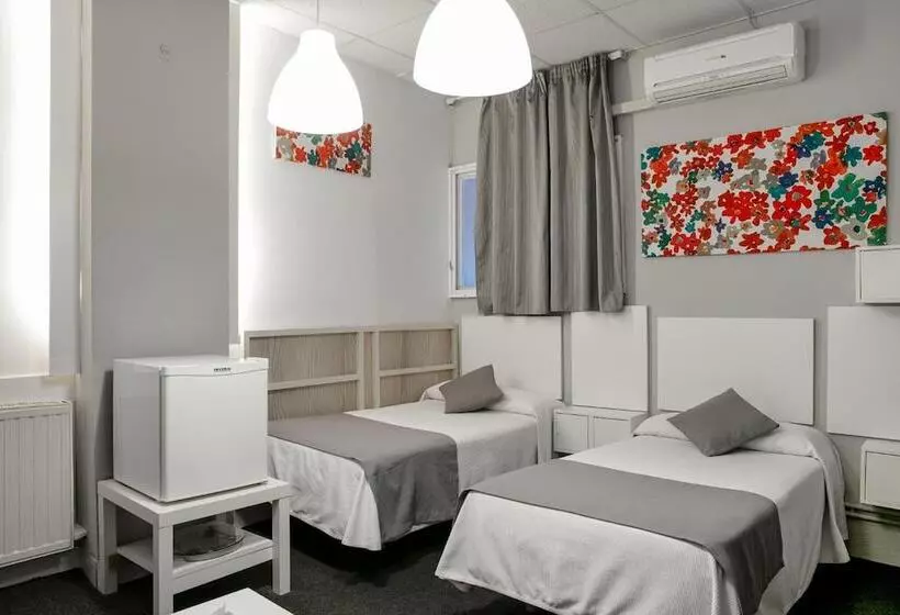 مسافرخانه Palermo