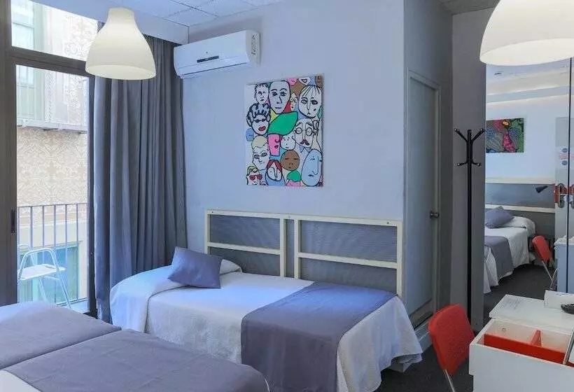 مسافرخانه Palermo