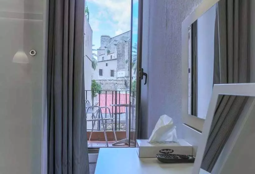 مسافرخانه Palermo