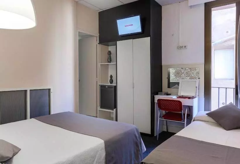 مسافرخانه Palermo