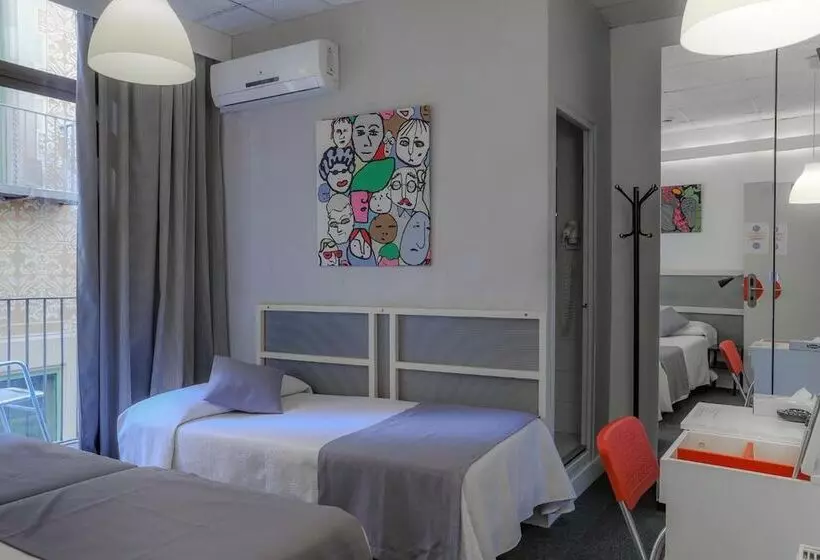 مسافرخانه Palermo