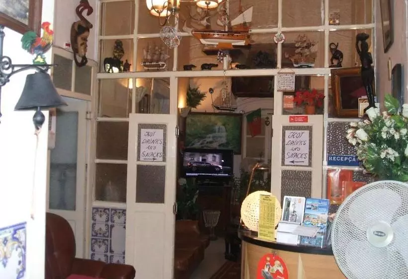 مسافرخانه Residencial Dandy