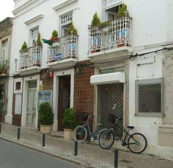 مسافرخانه Residencial Dandy