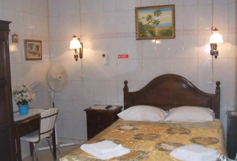 مسافرخانه Residencial Dandy