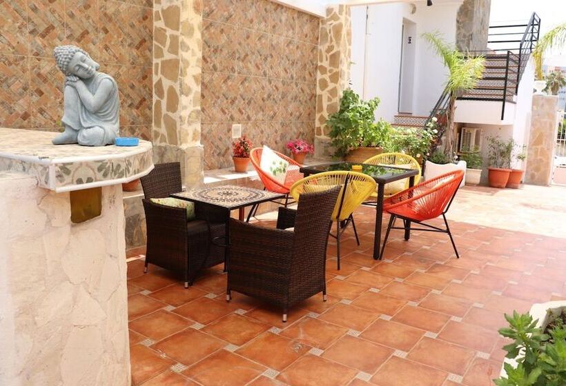 Hostal La Paloma Ii   Hotel Calpe Grupo