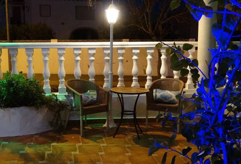 Hostal La Paloma Ii   Hotel Calpe Grupo