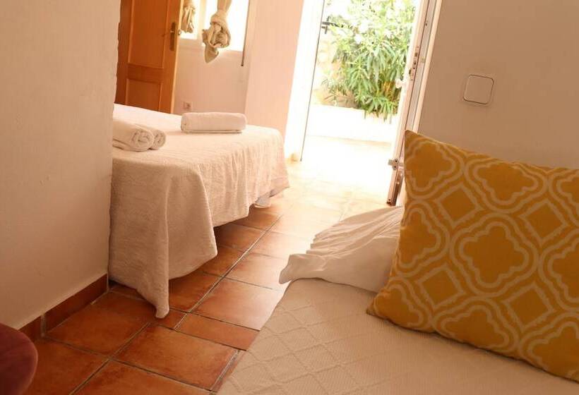 Hostal La Paloma Ii   Hotel Calpe Grupo