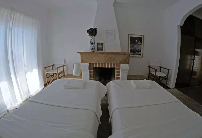 هتل Blue Buddha Beach Rooms & Suites