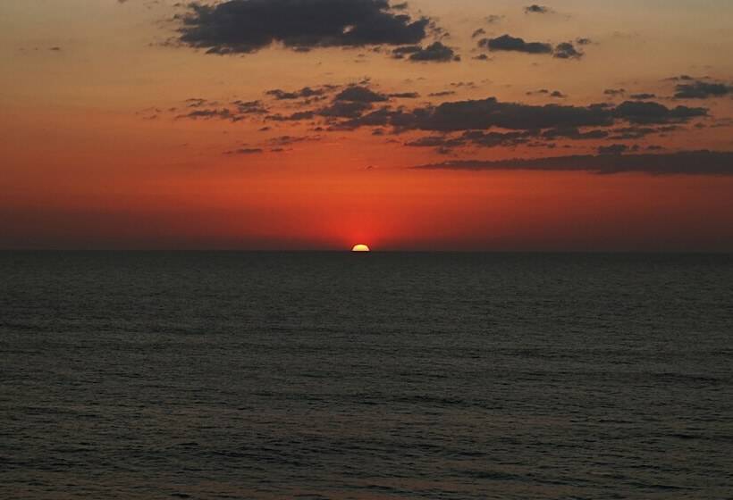 בית מלון כפרי Blue Buddha Beach Rooms & Suites