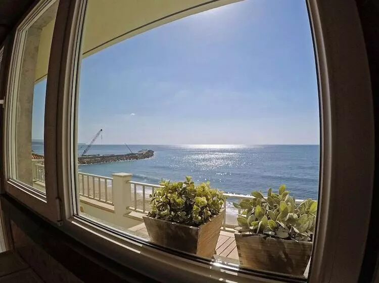 هتل Blue Buddha Beach Rooms & Suites