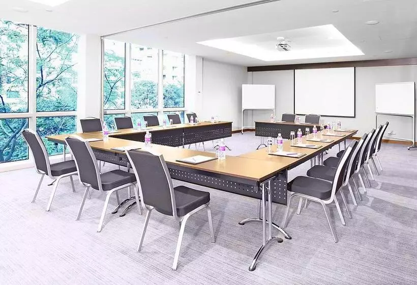 هتل Park Regis By Prince Singapore   Newly Renovated