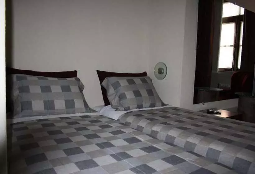 هتل Residencia Pedra Antiga