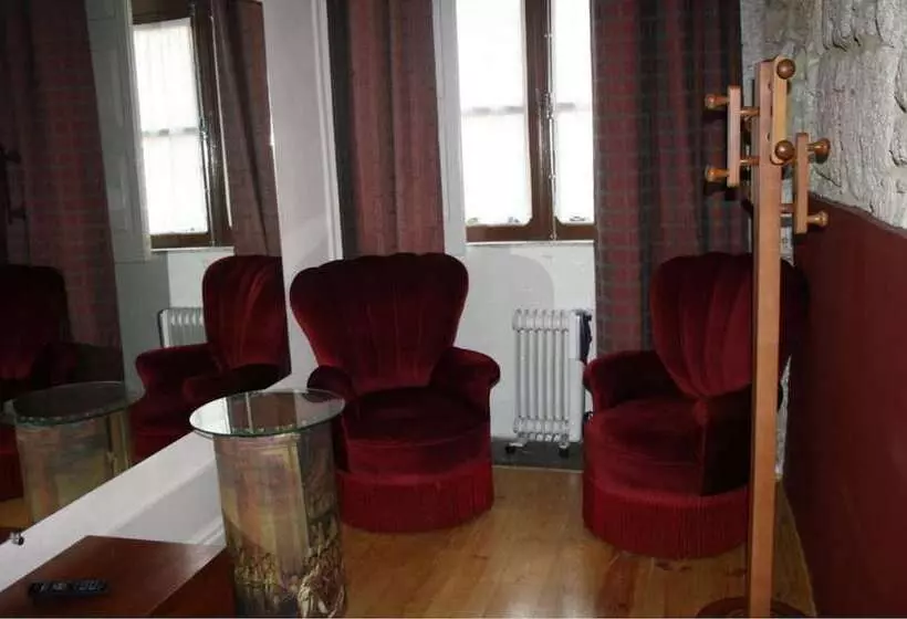 هتل Residencia Pedra Antiga