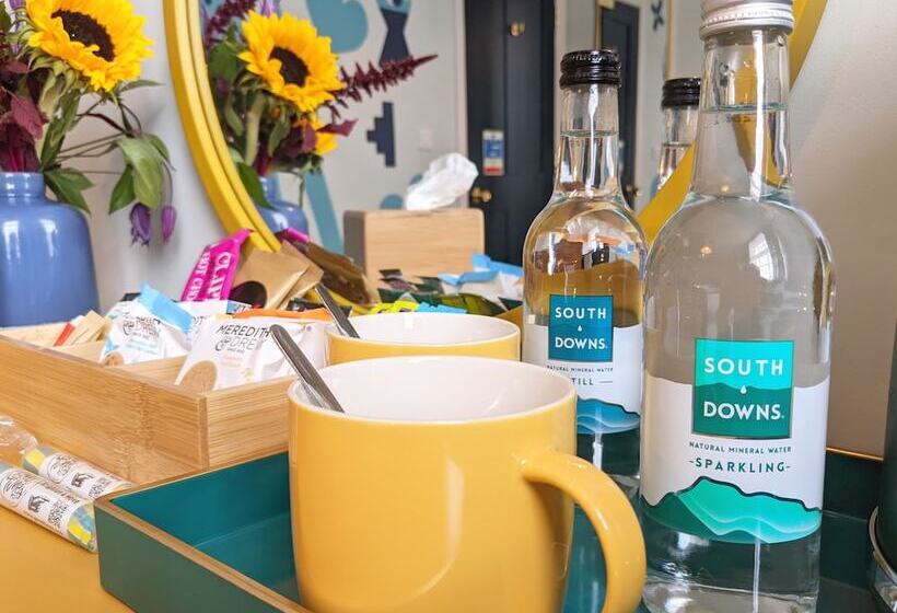 هاستل The Stirling Arms Pub & Rooms